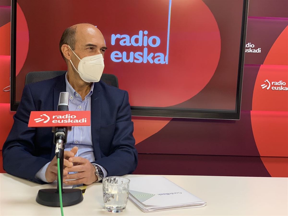 Eduardo Zubiaurre, entrevistado en Radio Euskadi.
