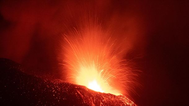 David Calvo, vulcanólogo: "Abajo hay muchísimo magma con ganas de salir"