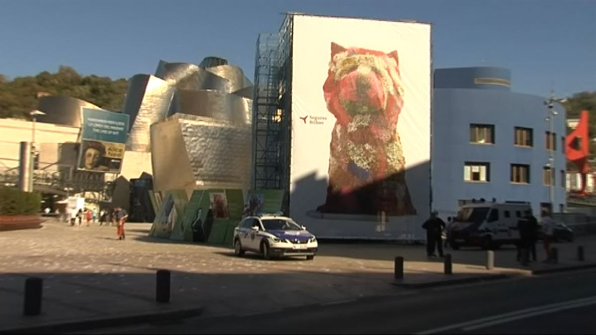 Las inmediaciones del Museo Guggenheim, en estos momentos