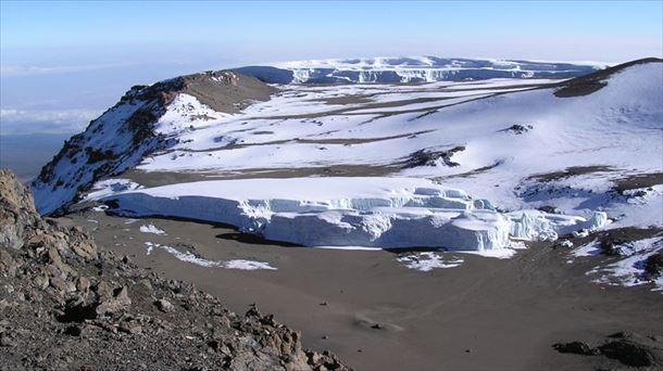 Furtwängler glaziarra, Kilimanjaro mendiaren tontorretik gertu, Tanzanian