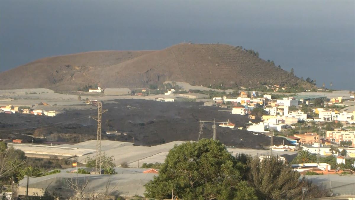 La lava del volcán de Cumbre Vieja arrasa 866 hectáreas y destruye 2185 edificaciones.
