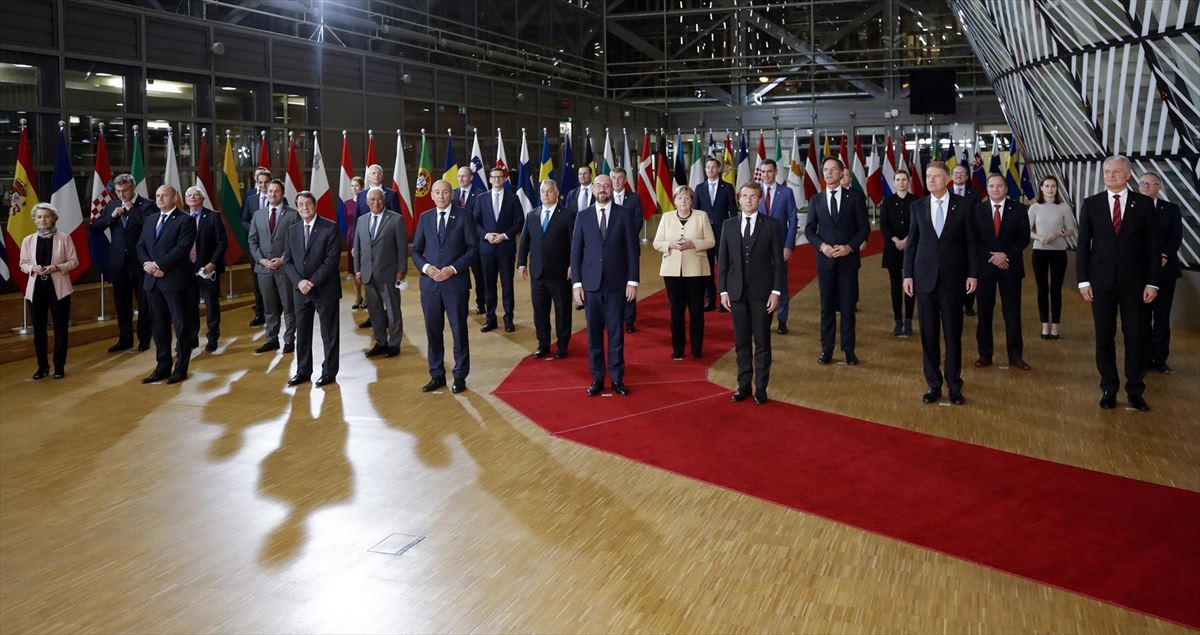 Foto de familia de los jefes de Estado y de Gobierno de la UE en Bruselas