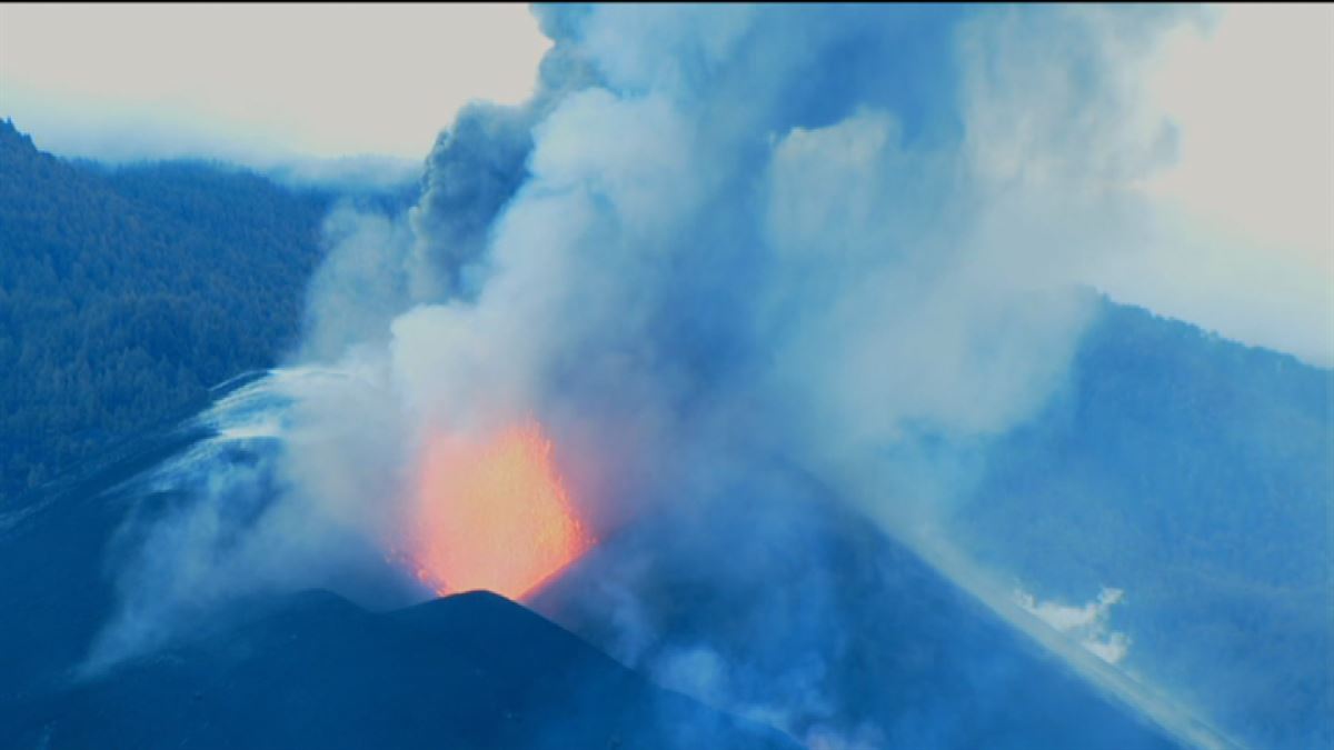 El volcán de La Palma, esta mañana.