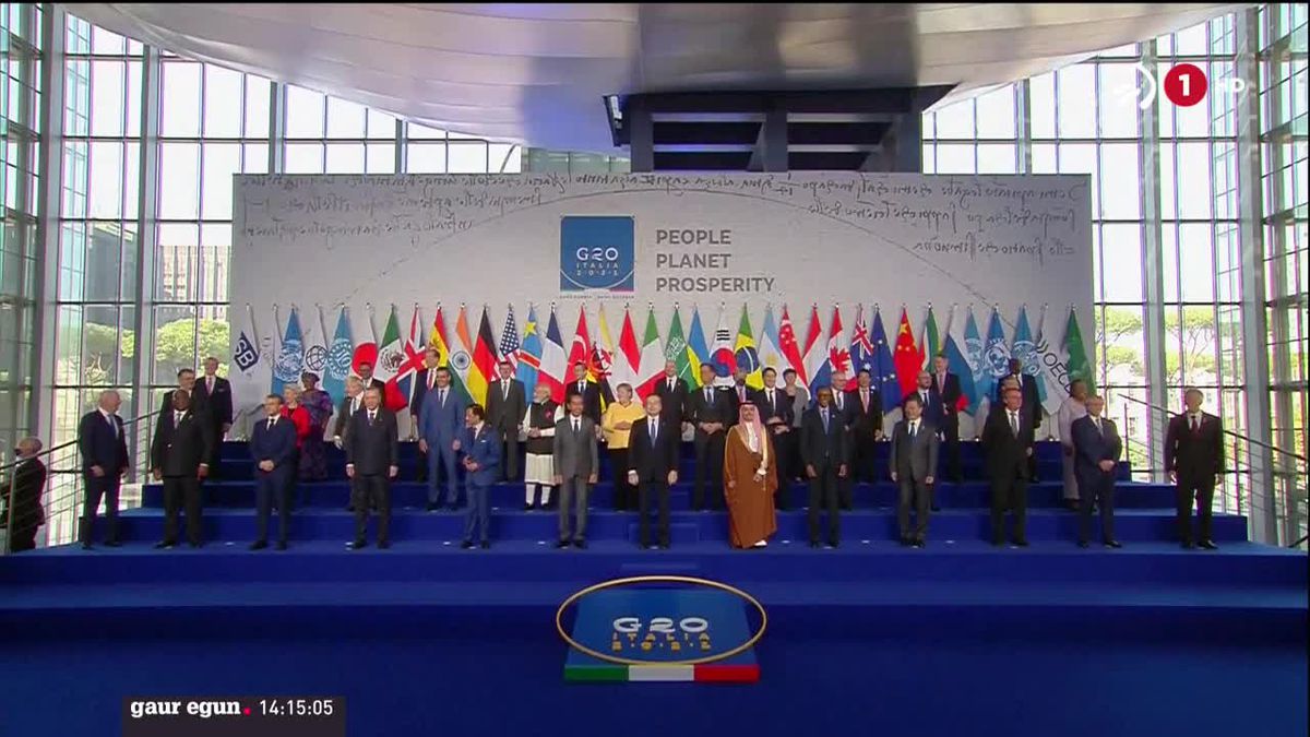 G20ko agintariak, bileraren bigarren egunean. Argazkia: EFE