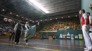 El Ogueta también homenajea a Aimar Olaizola