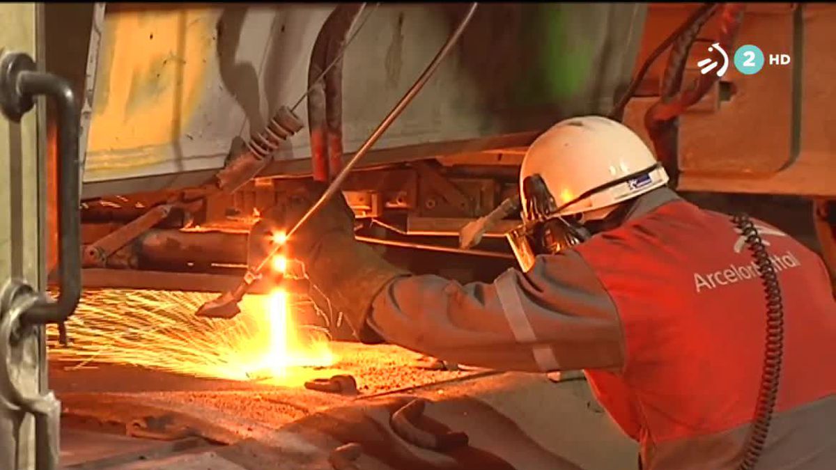 Trabajador de Arcelor. Imagen obtenida de un vídeo de EITB Media.