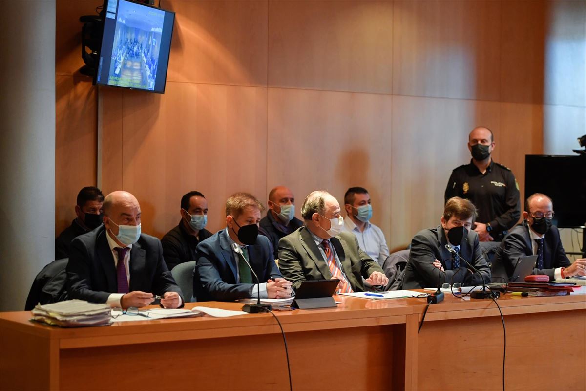Una sesión del juicio para esclarecer el asesinato de Javier Ardines. Foto de archivo: EFE