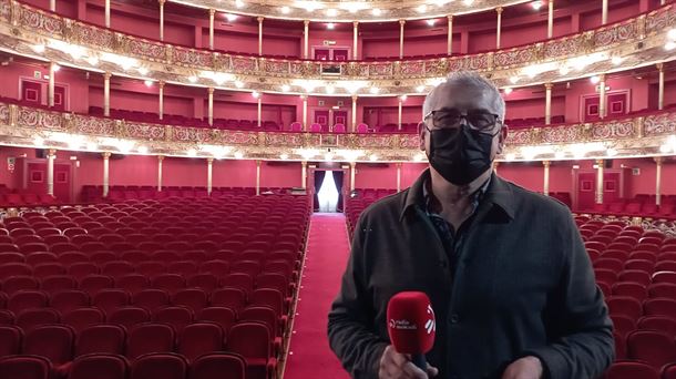 Jose Manuel en el Patio de Butacas del Teatro Arriaga