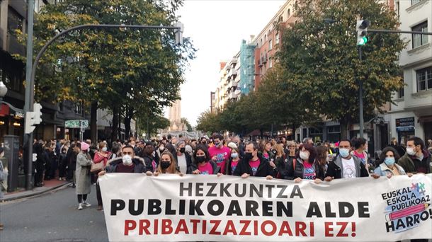 Manifestación de la plataforma Euskal Eskola Publikoaz Harro en Bilbao. Foto: Steilas