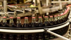 Coca Cola, McDonald's y Starbucks suspenden sus operaciones en Rusia