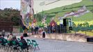 Inauguración del mural participativo el pasado 7 de noviembre en el polideportivo municipal de Urbigain title=