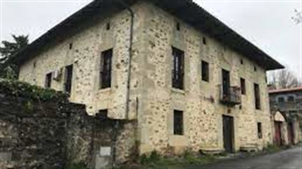 El Palacio Llaguno es del siglo XVIII y está en la localidad ayalesa de Menagarai.
