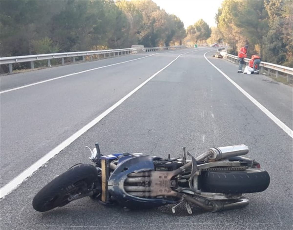 Un herido grave y otro leve en un accidente entre dos motos en Olite. Foto: Policía Foral