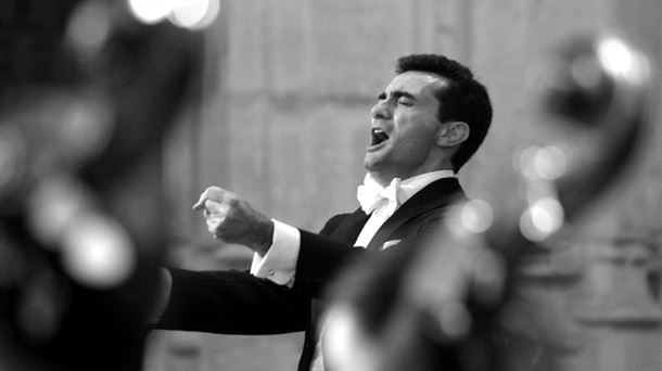 El director de orquesta Iñigo Pírfano en un concierto. Wikipedia