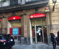 Santander bankuak bezeroei eta langile guztiei eragiten dien zibereraso baten berri eman du
