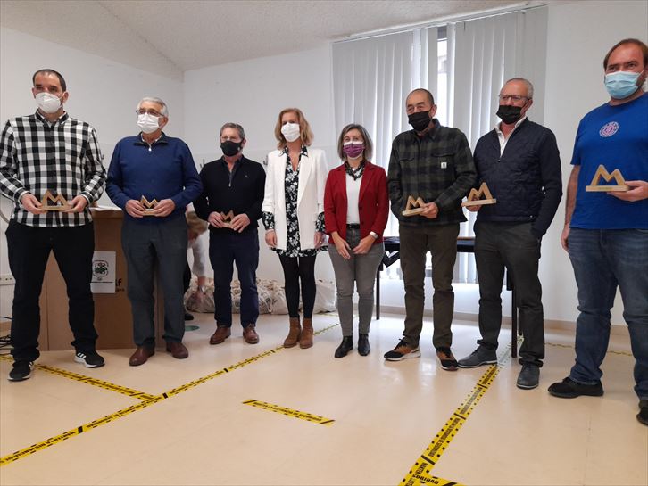 Homenaje a los nueve presidentes de la ADR Izki