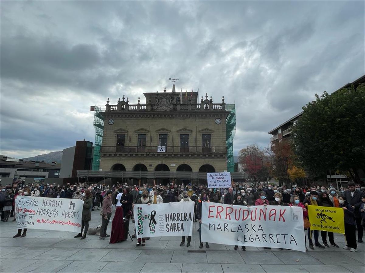 Imagen de la concentración de hoy de Irungo Harrera Sarea: Foto: Xabier Urteaga
