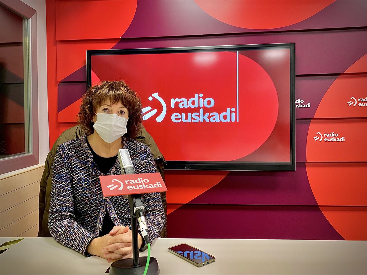 Miren Basaras, EHUko Mikrobiologia irakaslea, Radio Euskadin