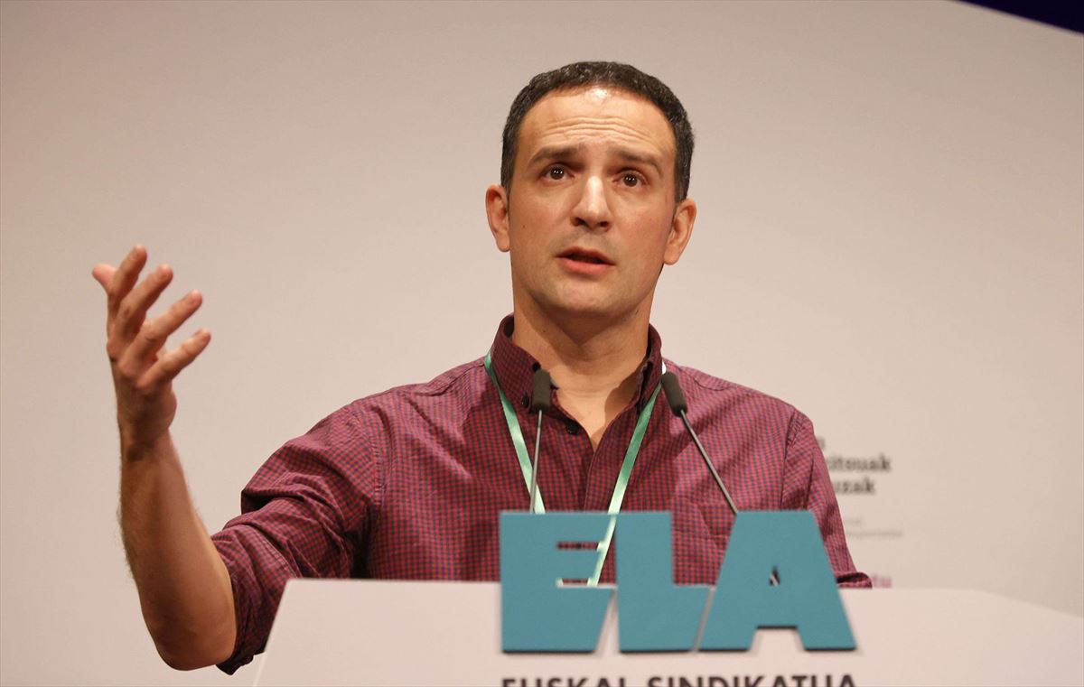 Mitxel Lakuntza durante su intervención en el XV Congreso de ELA