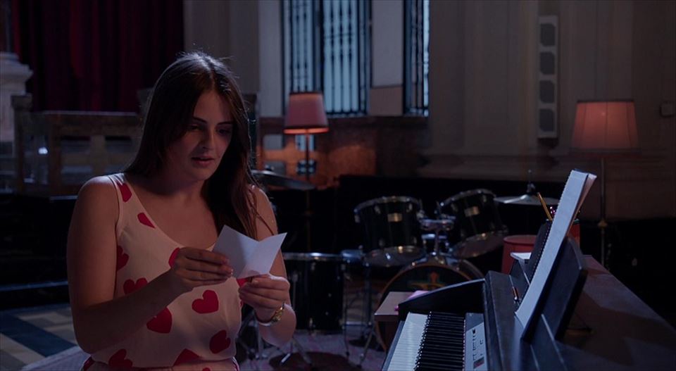 Nor ari da Maddiri abestiarekin laguntzen?