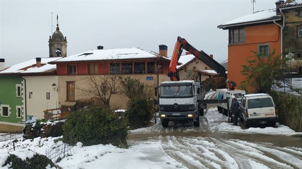 Cortes de carreteras y de luz en concejos de Montaña Alavesa y de Añana generados por la nieve