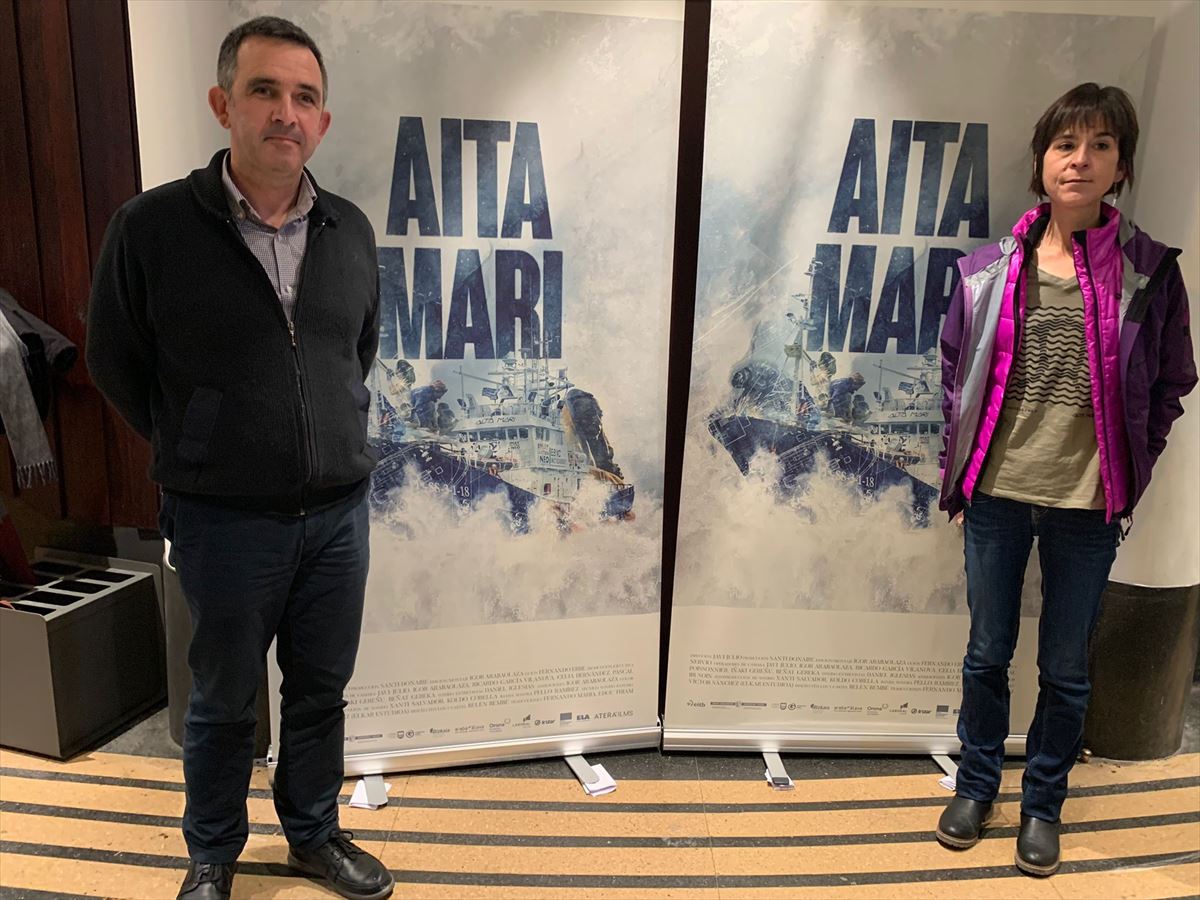 Íñigo Mijangos e Izaskun Arriaran en el preestreno del documental 'Aita Mari'