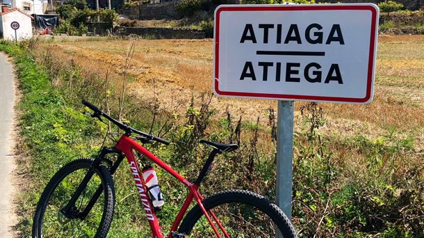Atiega-Atiaga es el único concejo del municipio de Salinas de Añana-Gesaltza. AHH