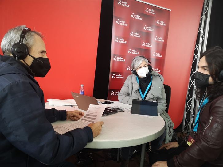 ''Más Que Palabras'', en directo, desde Durangoko Azoka