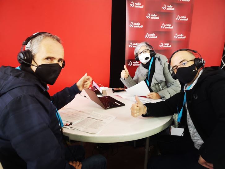 ''Más Que Palabras'', en directo, desde Durangoko Azoka