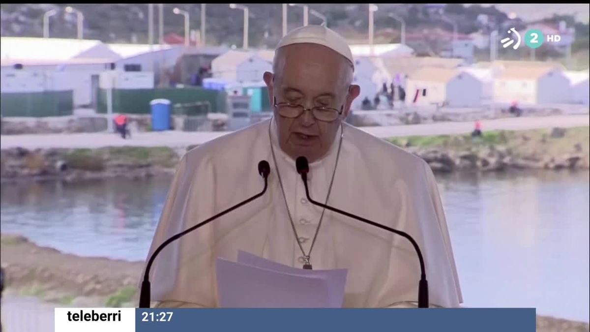 El papa Francisco visita Lesbos. Imagen obtenida de un vídeo de EITB Media.