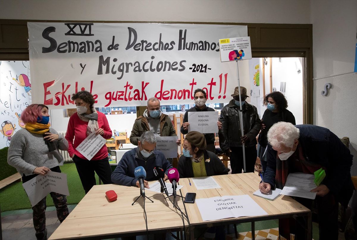 Rueda de prensa en la XVII Semana de los Derechos Humanos. Foto: EFE
