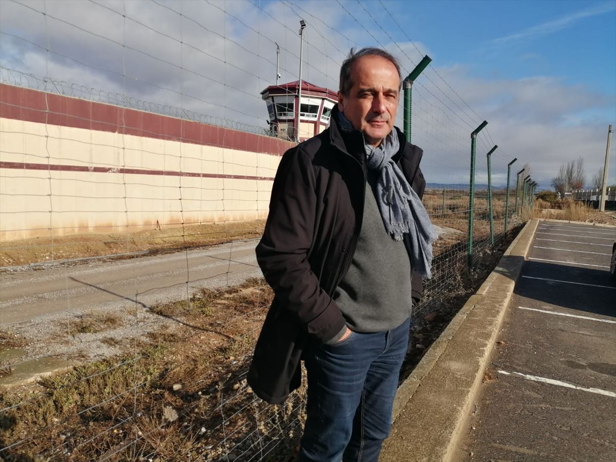 El portavoz del Foro Social Permanente, Agus Hernan, en la cárcel de Logroño. Foto: @ForoSoziala