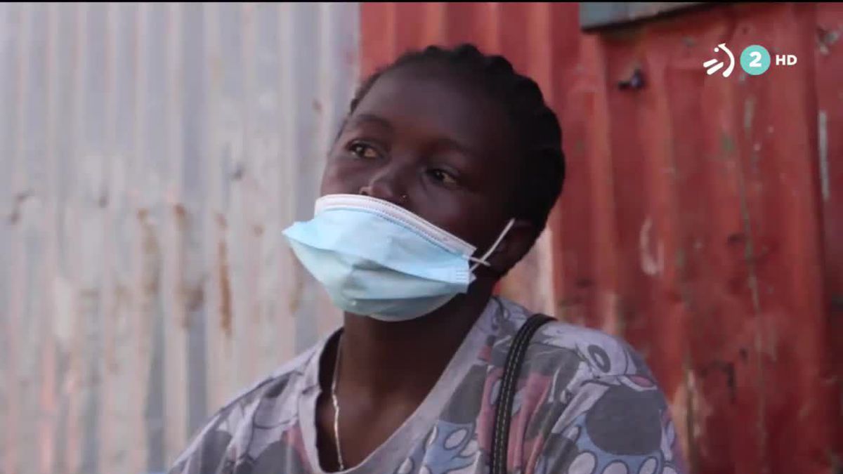 Mujer de Kenia. Imagen obtenida de un vídeo de EITB Media.