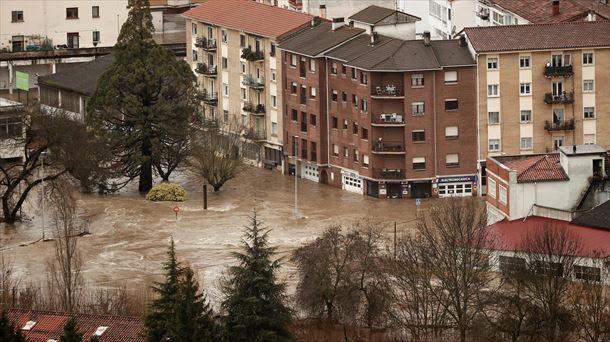 Argak uholdeak eragin ditu Huarten. Argazkia: EFE