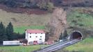 Muere una mujer de 49 años en Sunbilla tras desprenderse una ladera sobre el cobertizo de su caserío