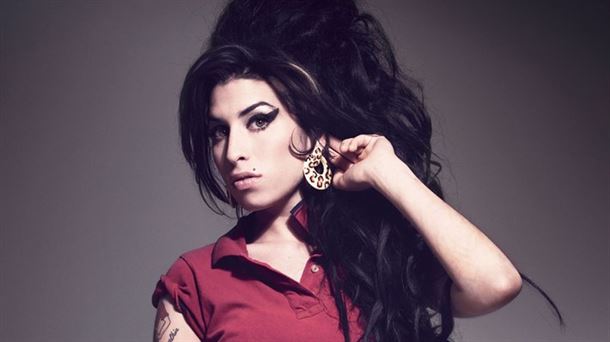 Amy Winehouse: el trágico destino de la talentosa, frágil y asediada diva 