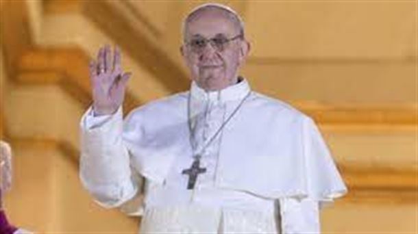 Crónica en verso: 'El Papa pidiendo silencio'