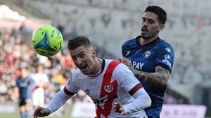El Alavés sucumbe ante el Rayo Vallecano, el mejor local de la categoría (2-0)