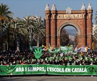 Miles de personas piden en Barcelona blindar la inmersión lingüística