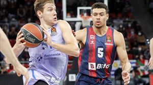 Baskonia se impone con autoridad al líder Barcelona en el Buesa (94-75)