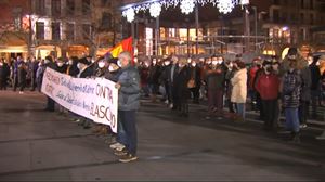 Ezker Batuak Gabonzaharrean jasandako eraso faxista gaitzetsi dute Lizarrako plazan