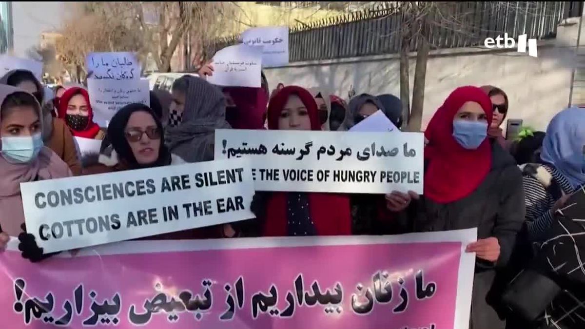 Protesta de mujeres en Kabul. Imagen: EITB Media