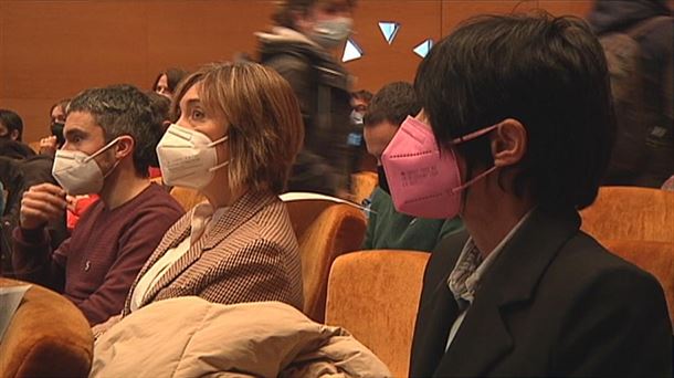 Irune Berasaluze (PNV) y Maddalen Iriarte (EH Bildu) en el acto de esta mañana en Bilbao.