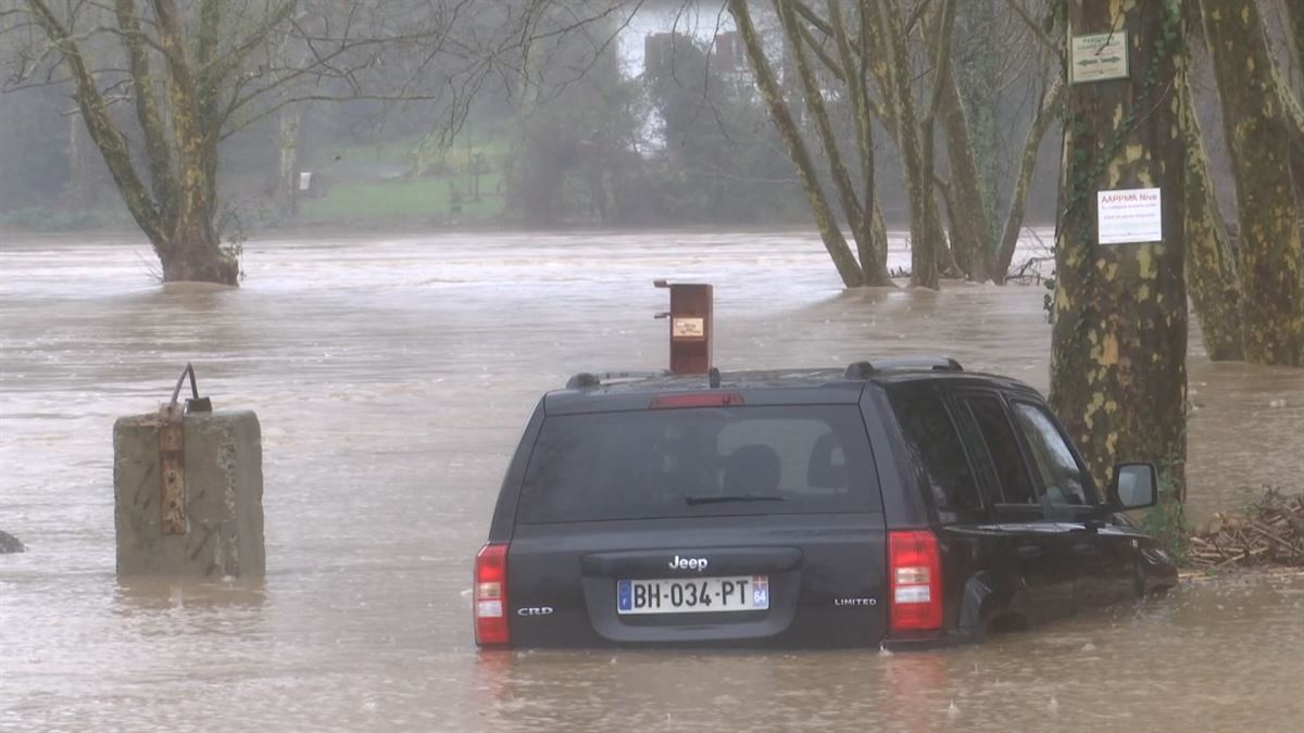Desbordados varios ríos en Iparralde, aunque los daños han sido menores de lo esperado
