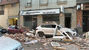 Etxetik bota behar zuten Ponferradako bizilagun batek bonbona bat lehertu du bere eraikinean