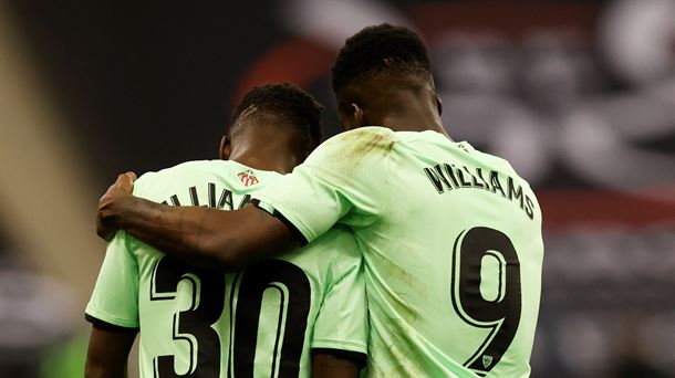 Iñaki eta Nico Williamsen arteko besarkada