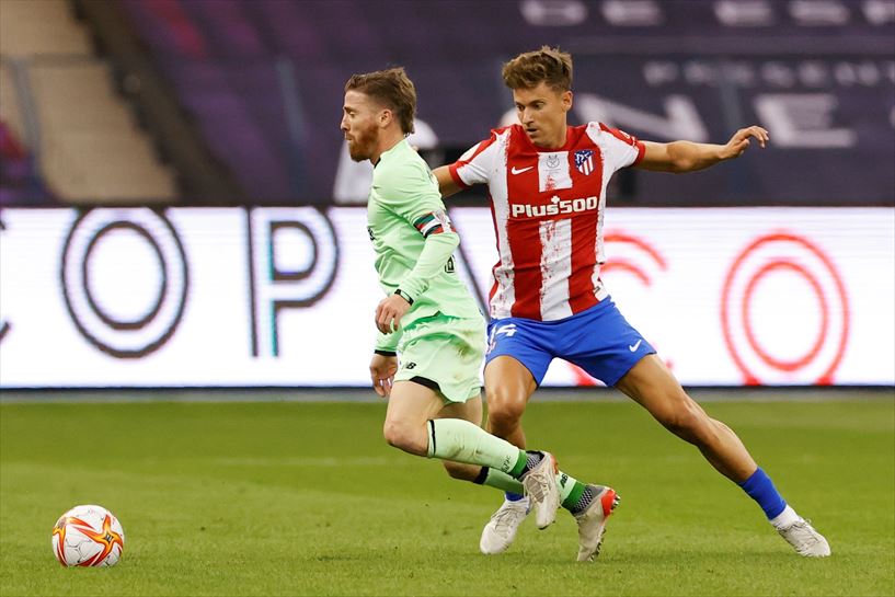 Iker Muniain Marcos Llorente atzean utzi nahian
