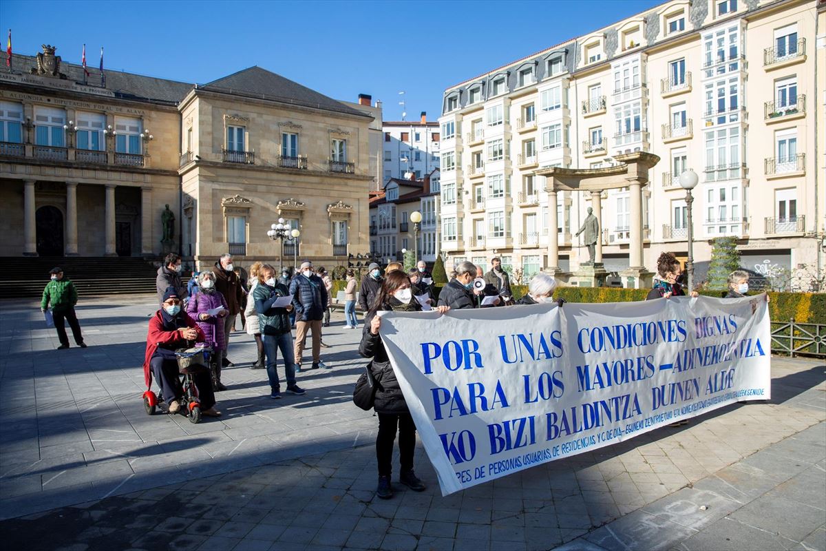 Concentración de la asociación Babestu en Vitoria-Gasteiz. Foto: EFE