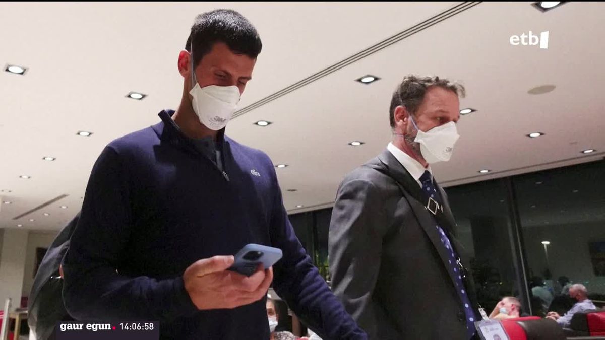 Novak Djokovic, tras ser detenido. Foto: EFE. 