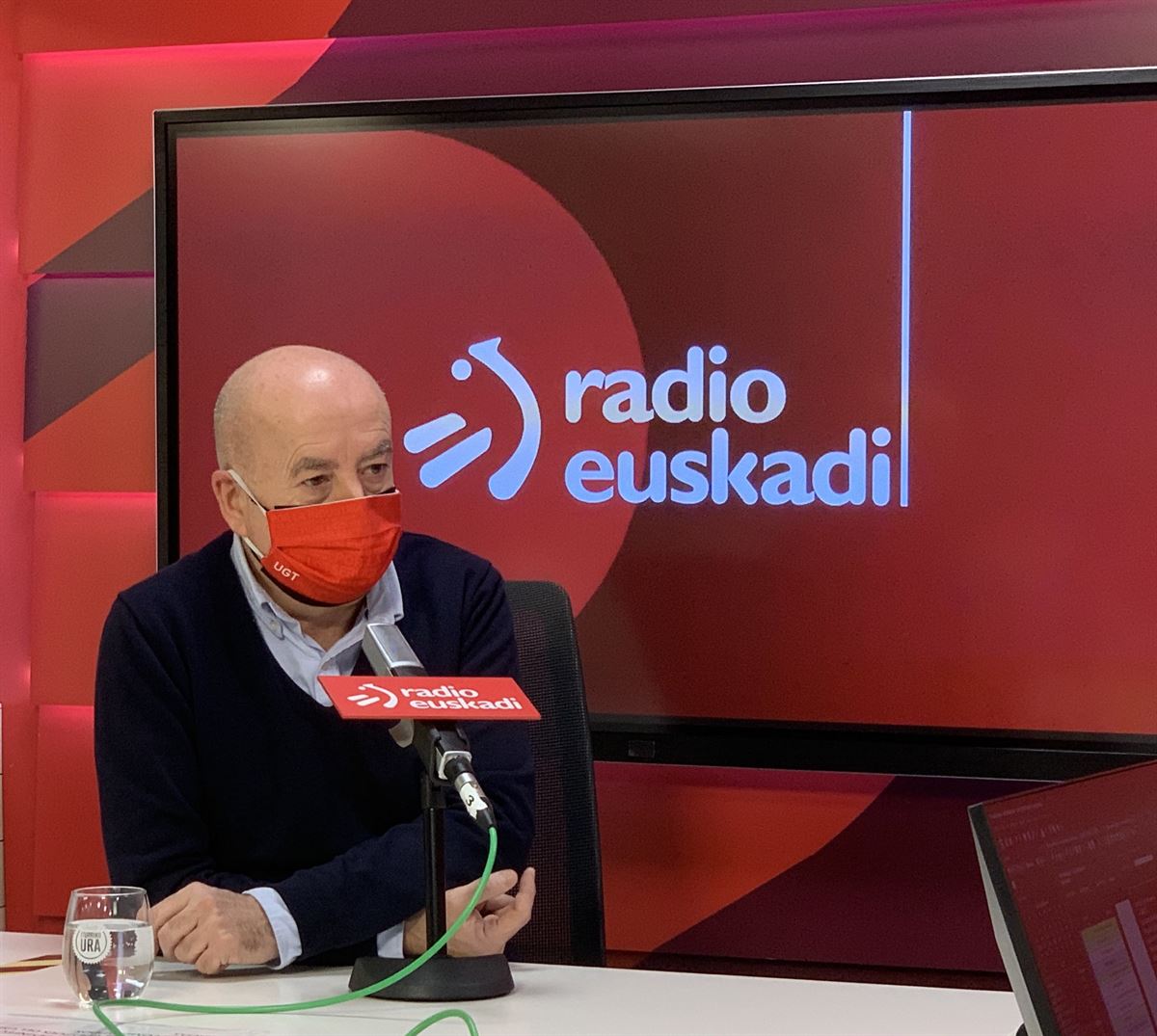 Arza, en los estudios de Radio Euskadi. 